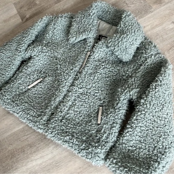 UGG Luxury Coat 🩵✨ - Picture 4 of 4